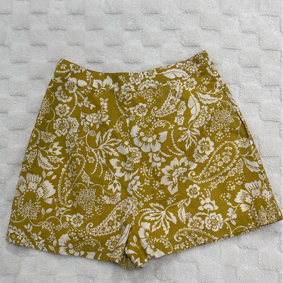 Maeve Yellow Floral Women's Shorts - Picture 6 of 14